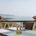 3 Bedroom With Sea View 아파트