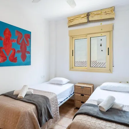 3 Bedroom With Sea View *